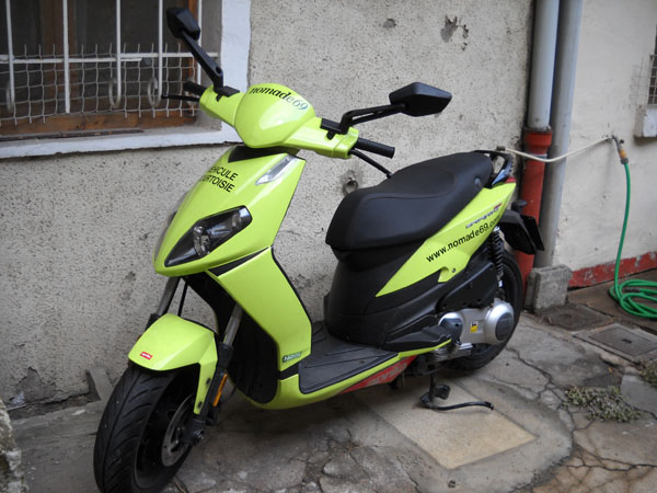 scooter vert